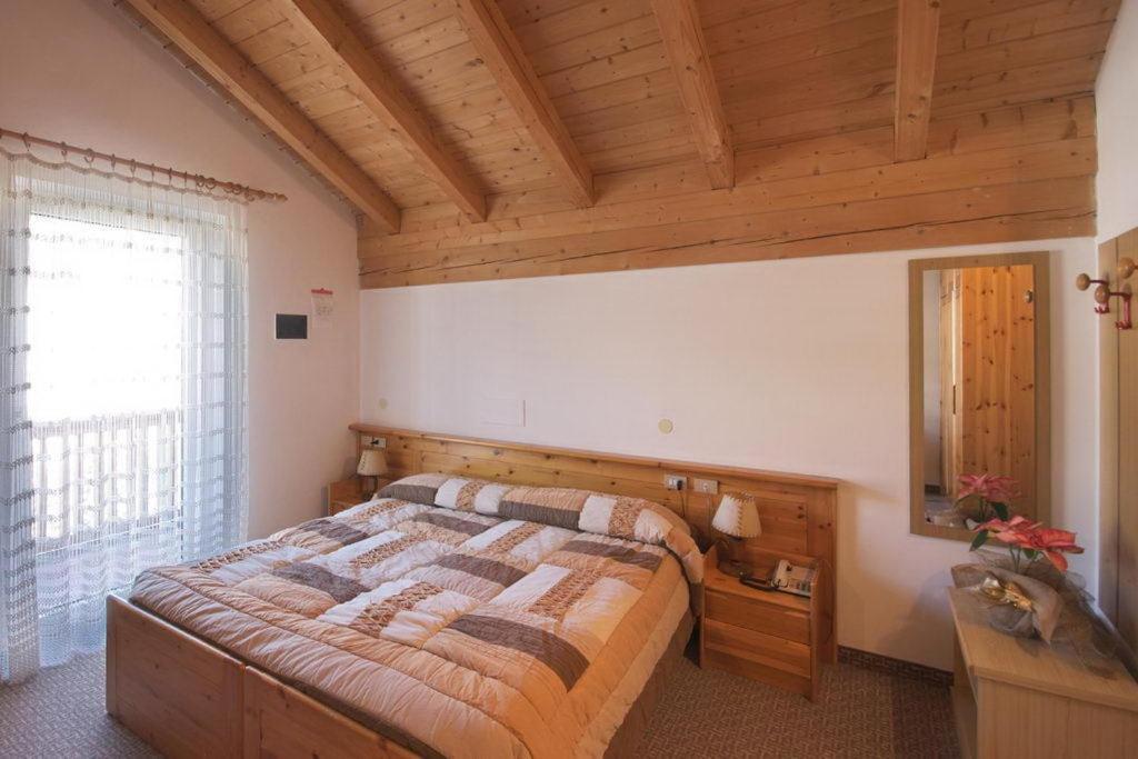 Hotel Vallechiara Moena Oda fotoğraf
