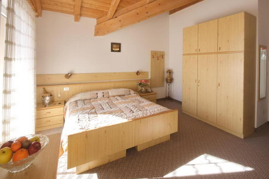 Hotel Vallechiara Moena Oda fotoğraf