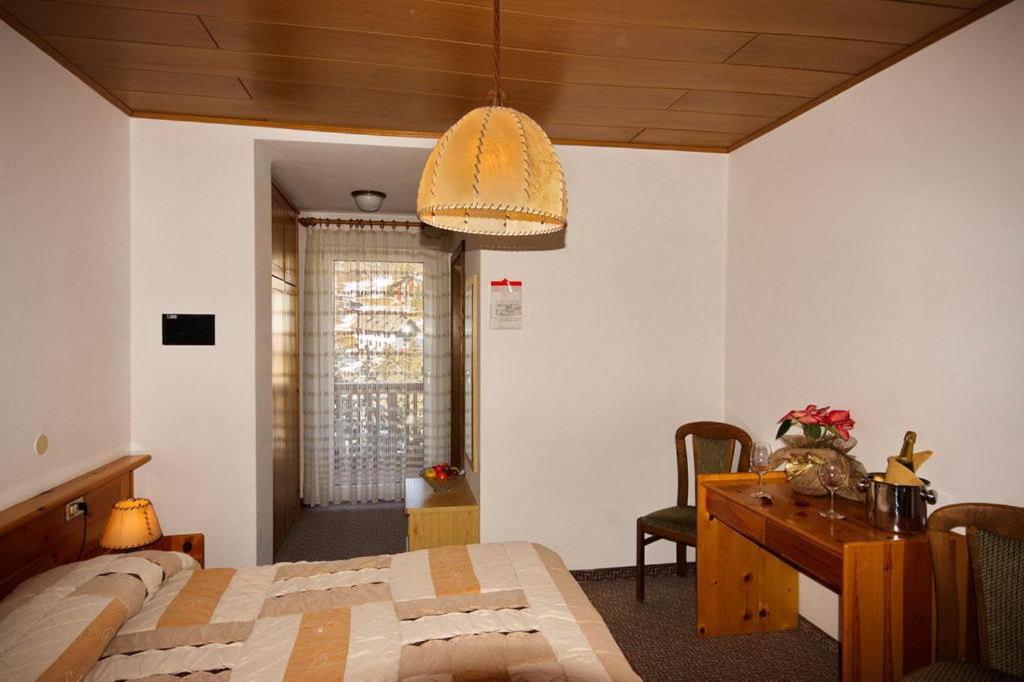 Hotel Vallechiara Moena Oda fotoğraf